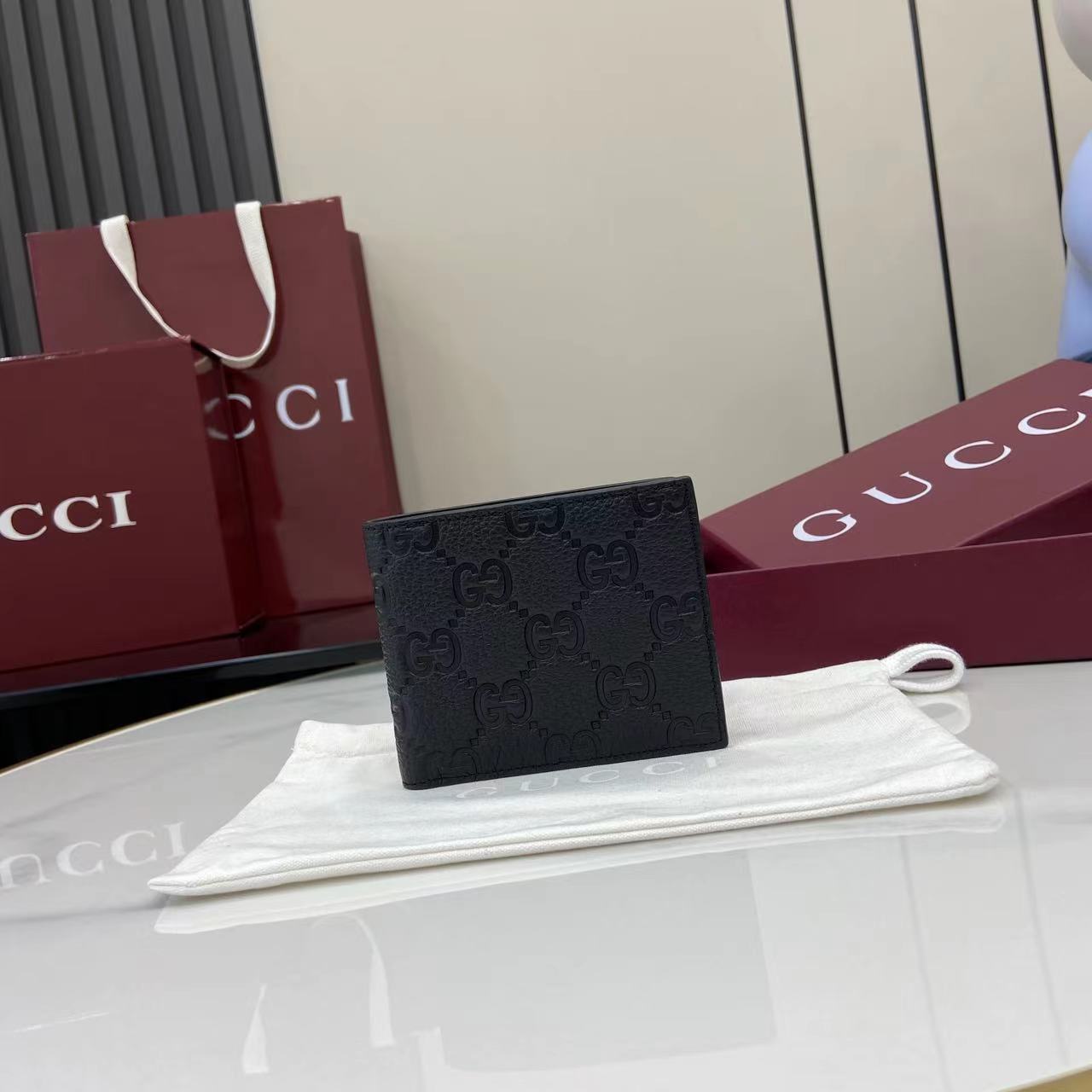 GUCCI  02209