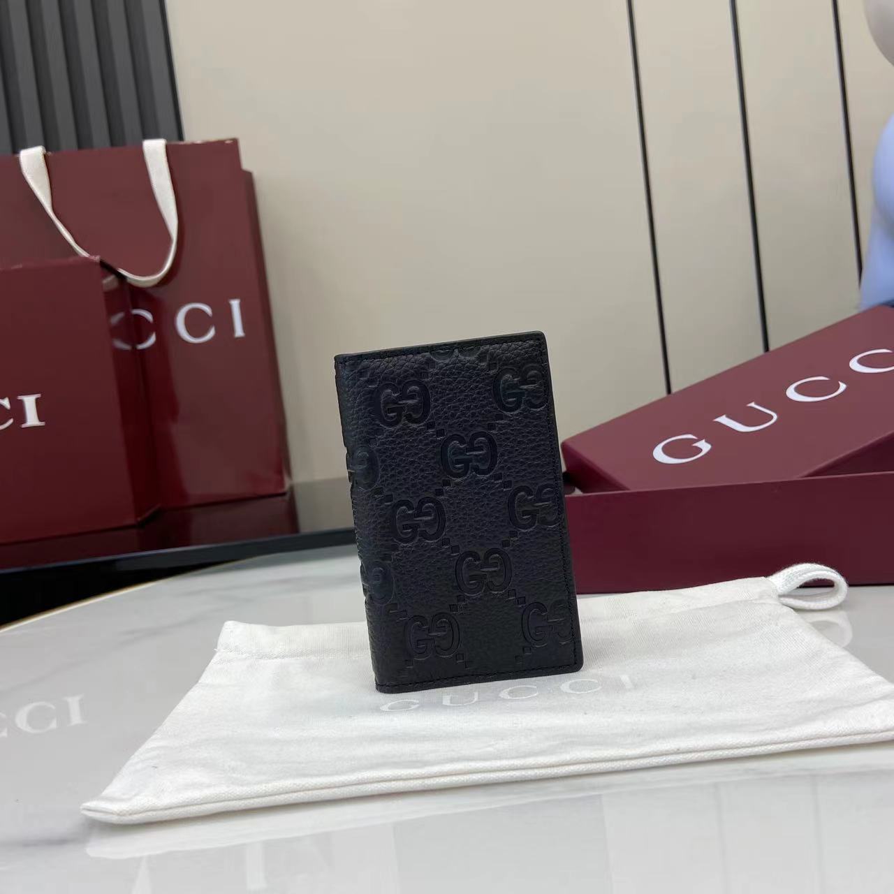 GUCCI  022110