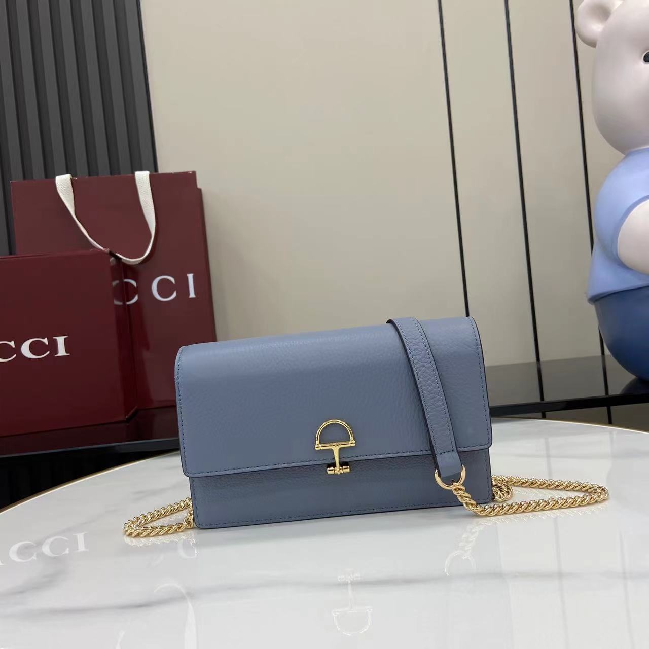GUCCI  02239