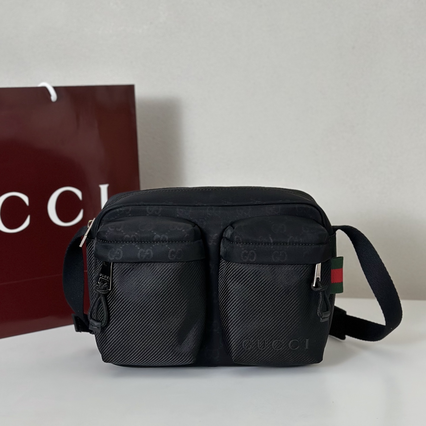 Gucci  02256