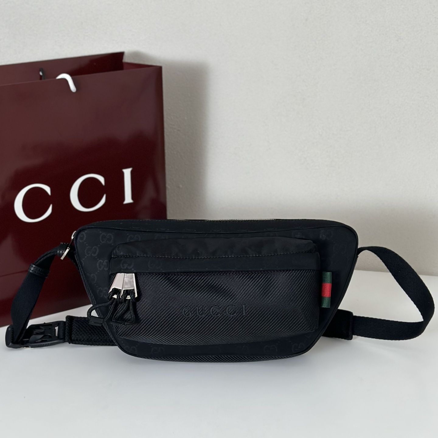 Gucci  02266
