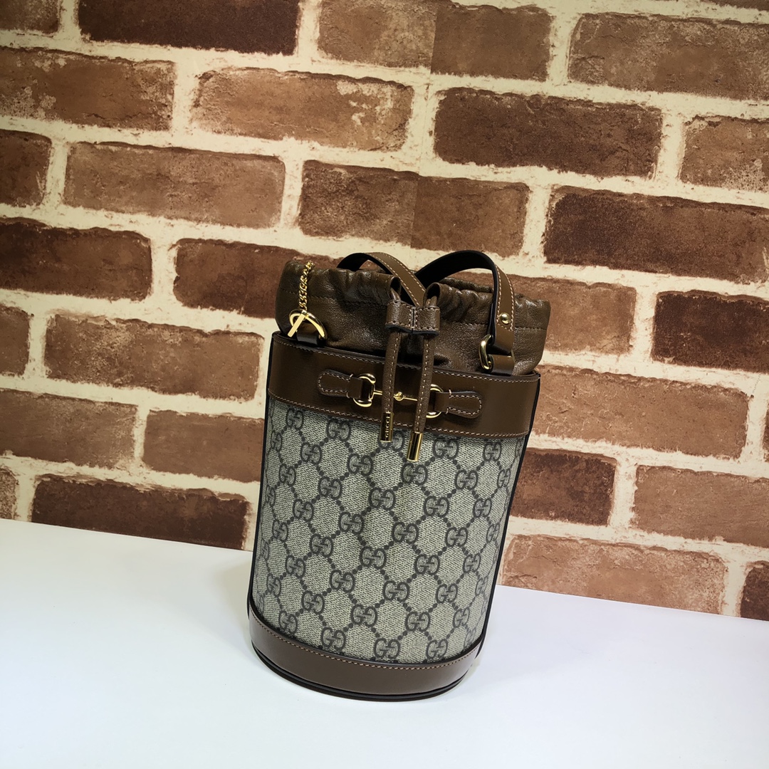 Gucci  02309