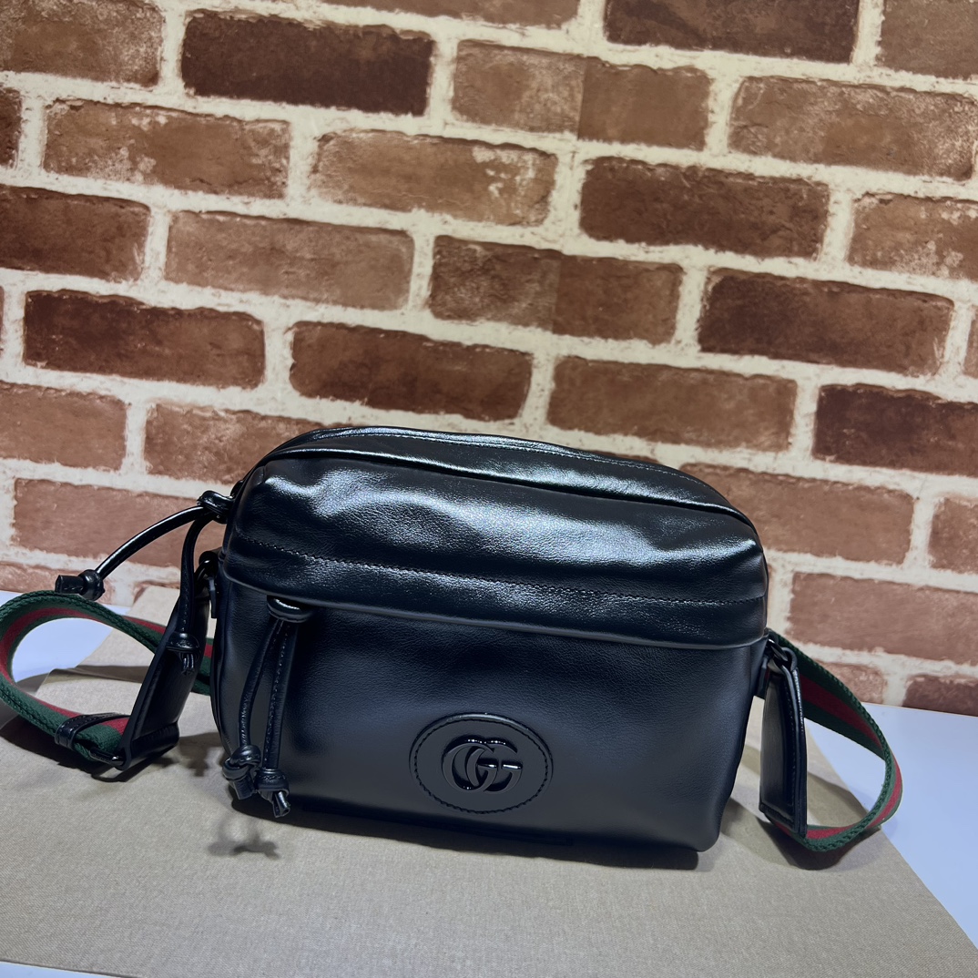 Gucci  02349
