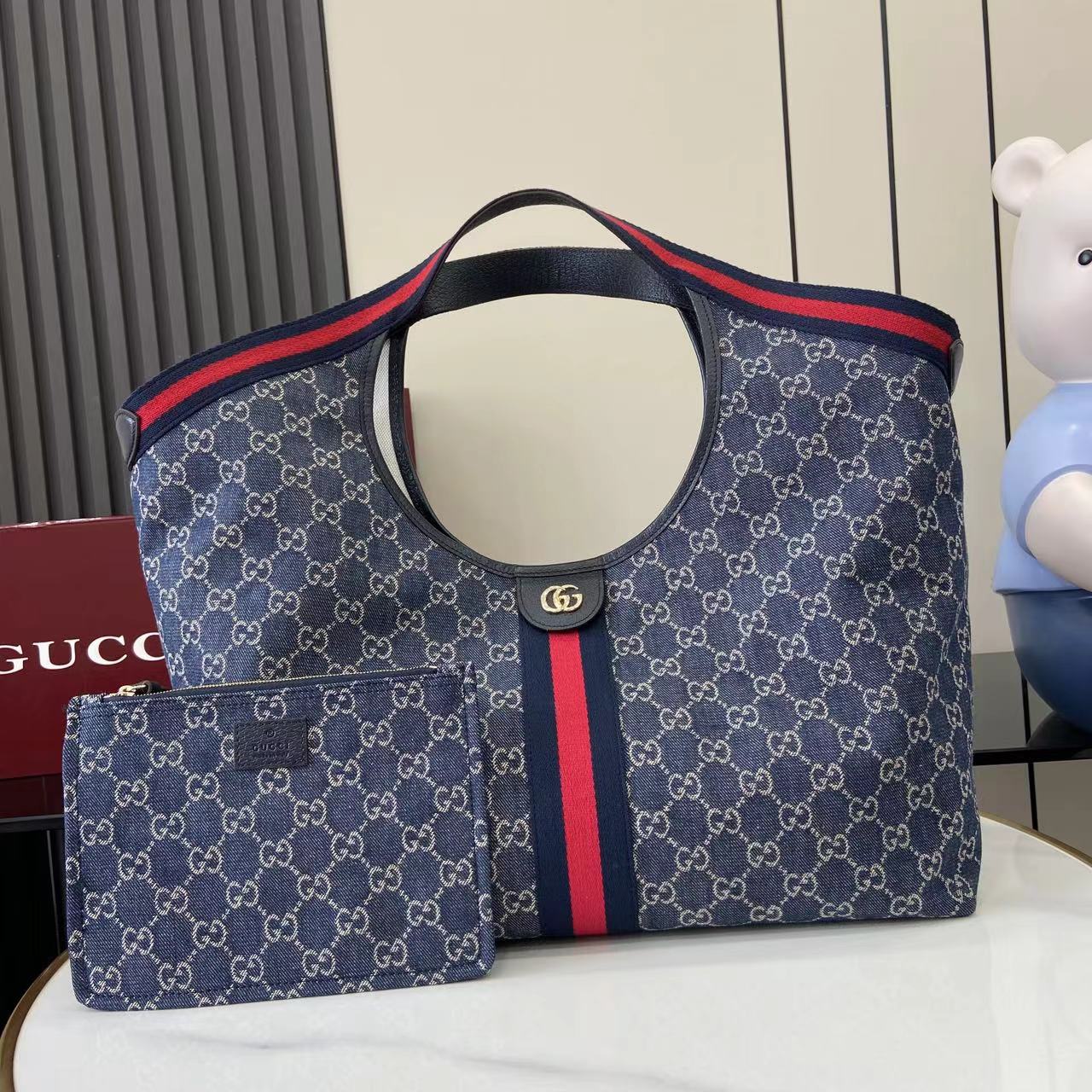 GUCCI  023512