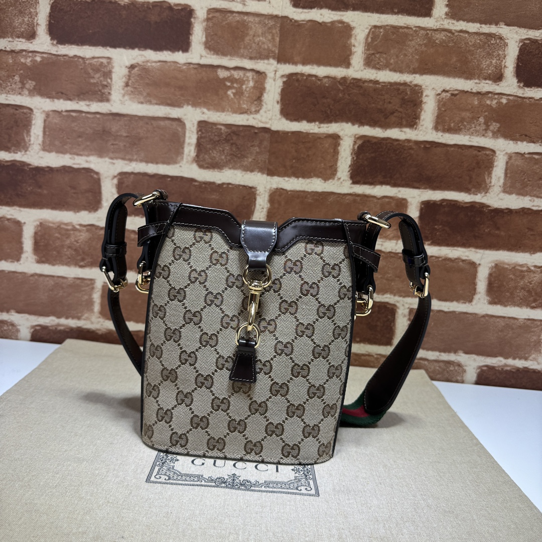 Gucci  02396