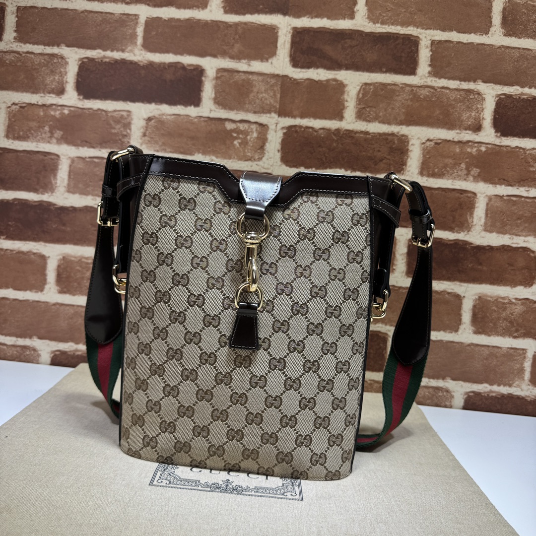 Gucci  02409