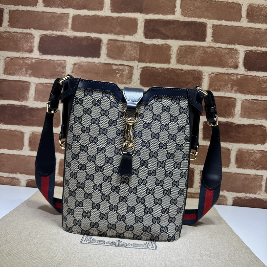 Gucci  02419