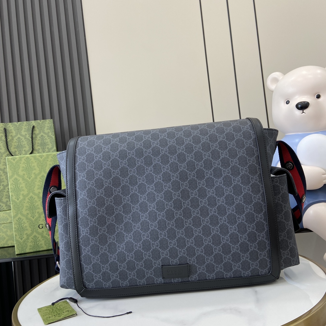 GUCCI  02439