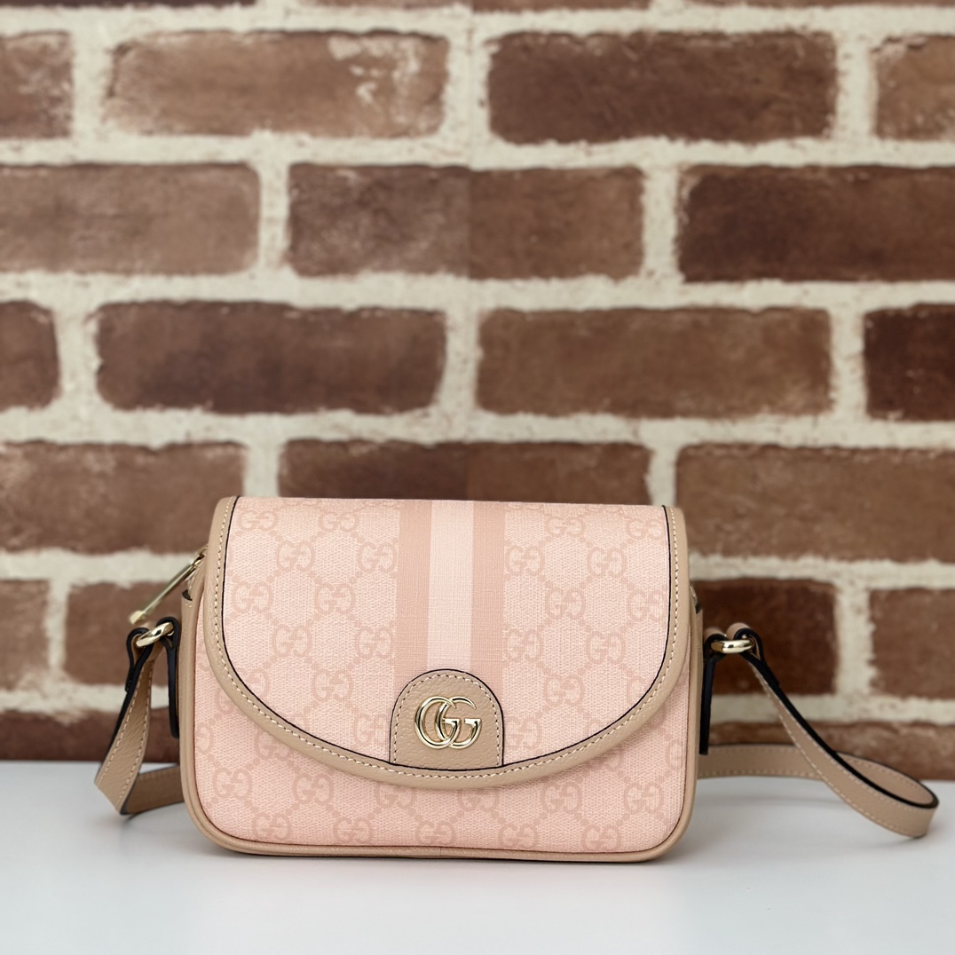 Gucci  02439