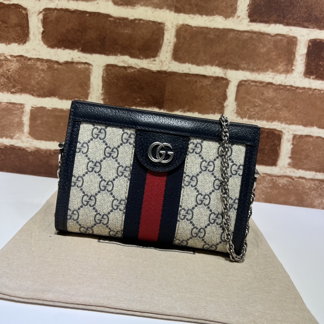 Gucci  02476