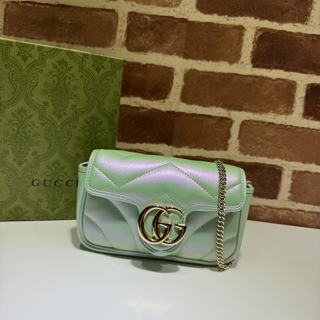 Gucci  02556