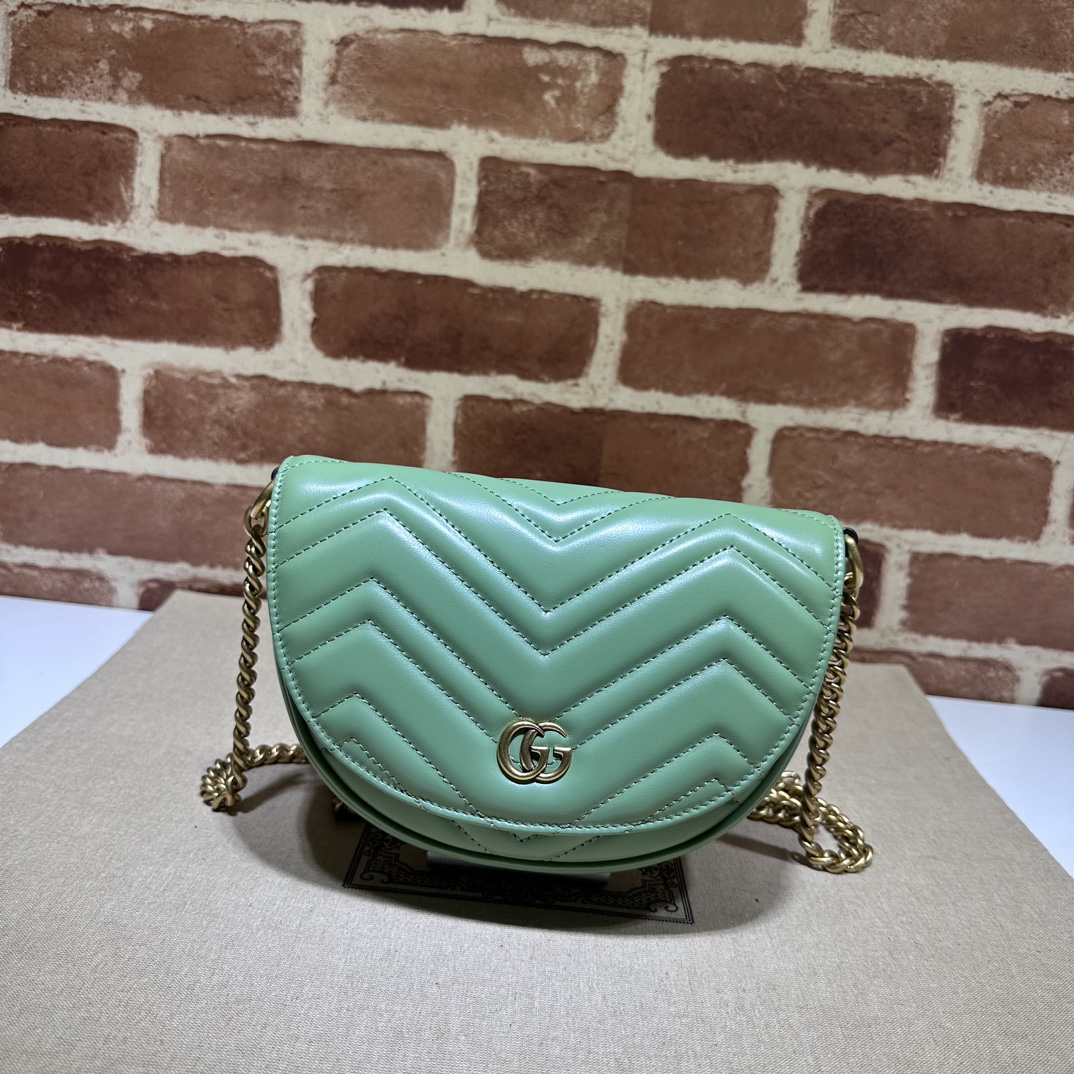 Gucci  02599