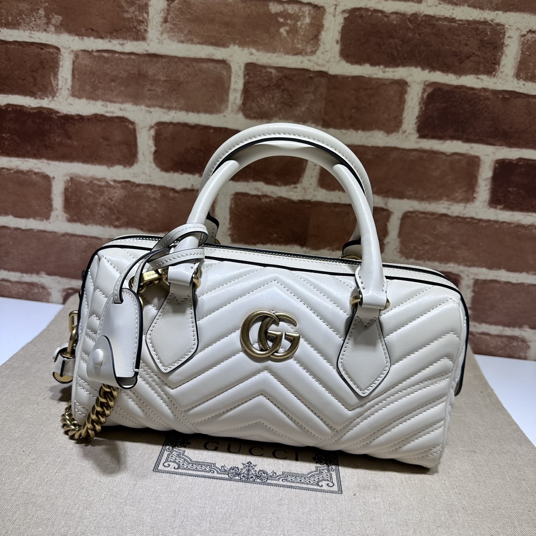 Gucci  02709