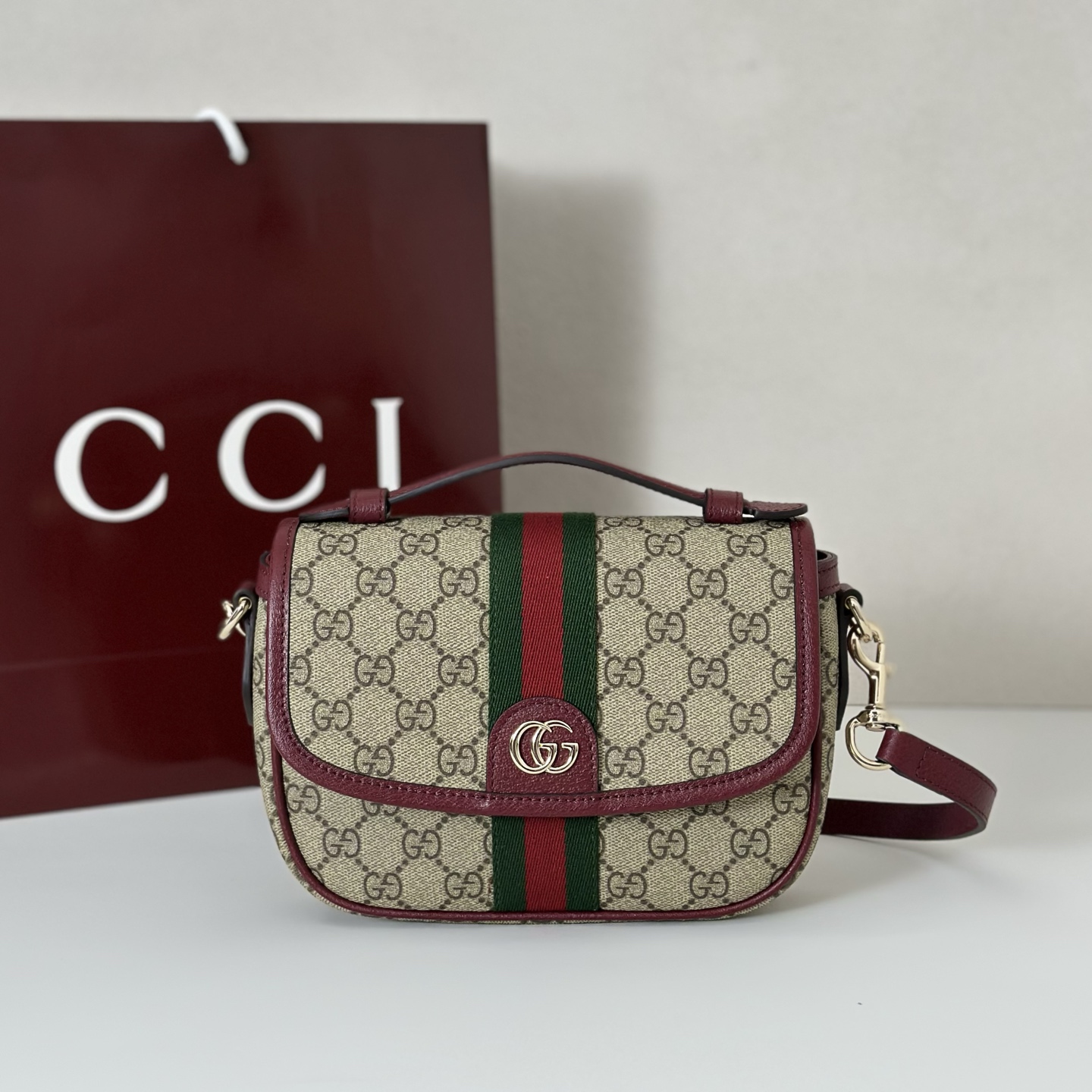 Gucci  02729