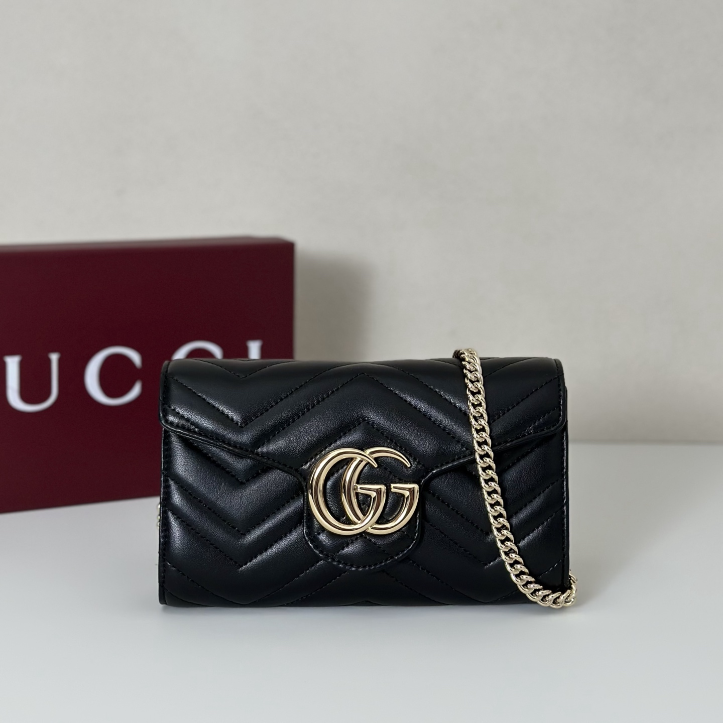 Gucci  02749