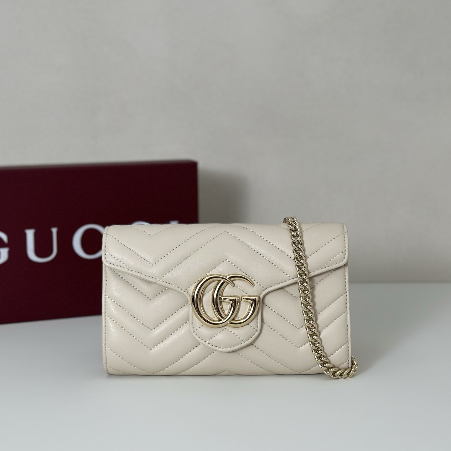 Gucci  02766
