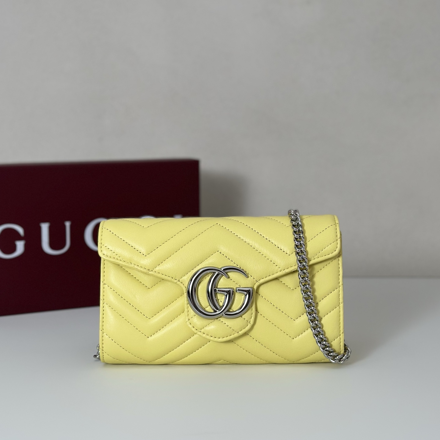 Gucci  02796