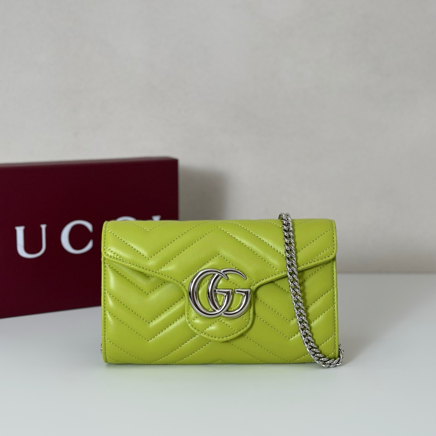 Gucci  02806