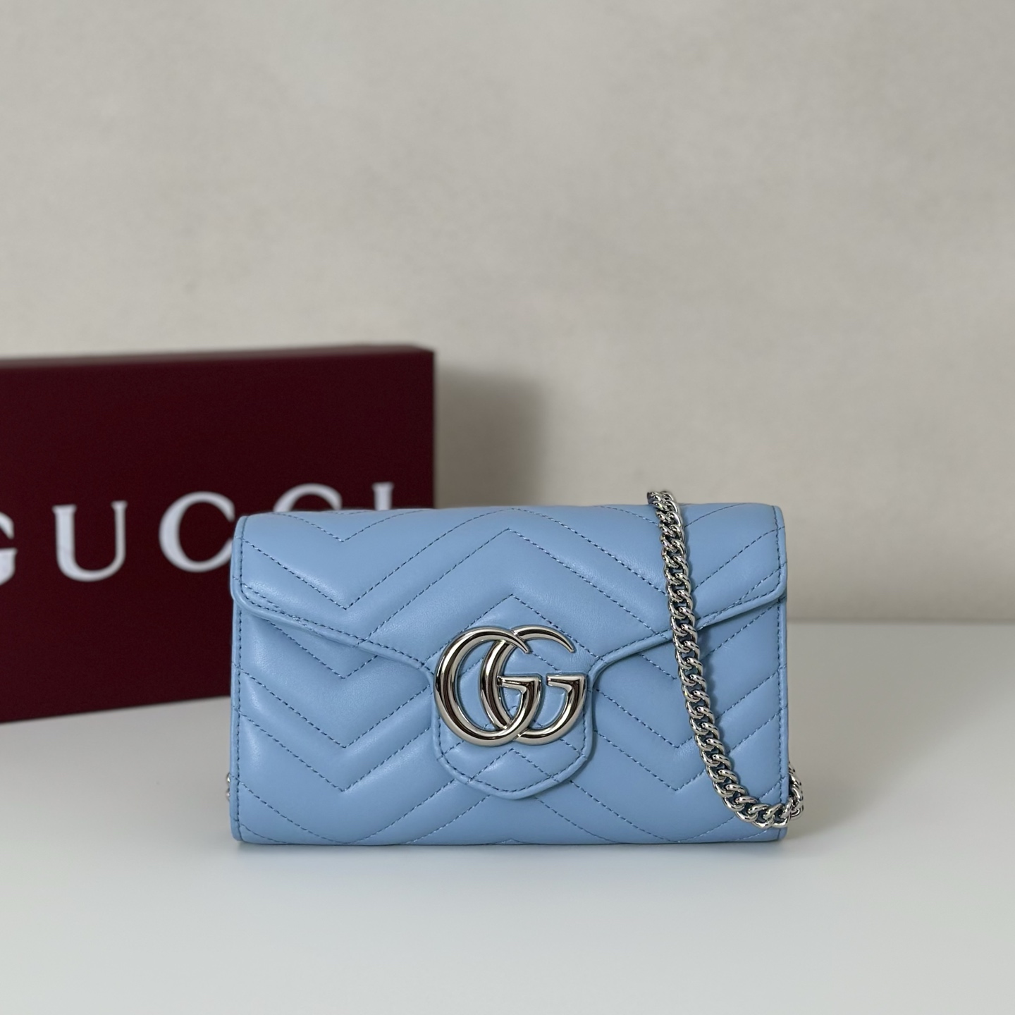 Gucci  02816