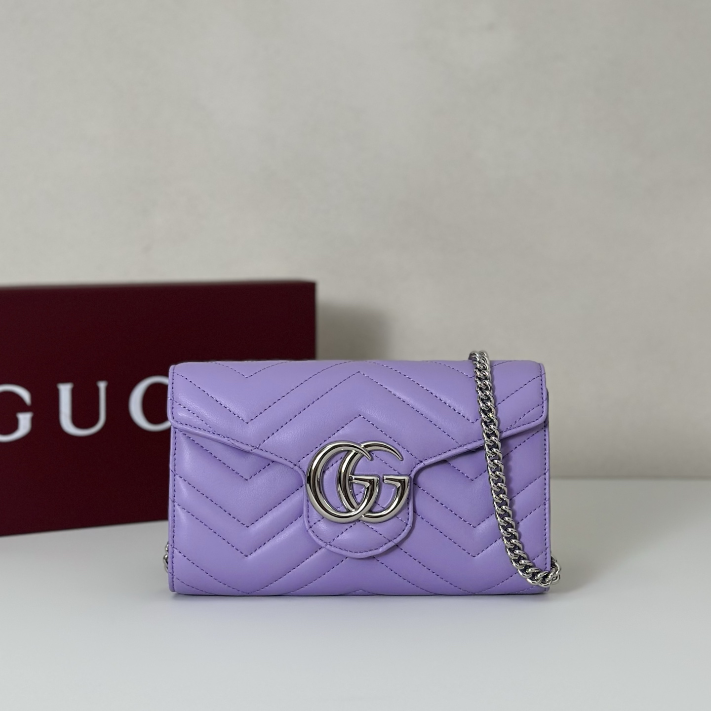 Gucci  02826