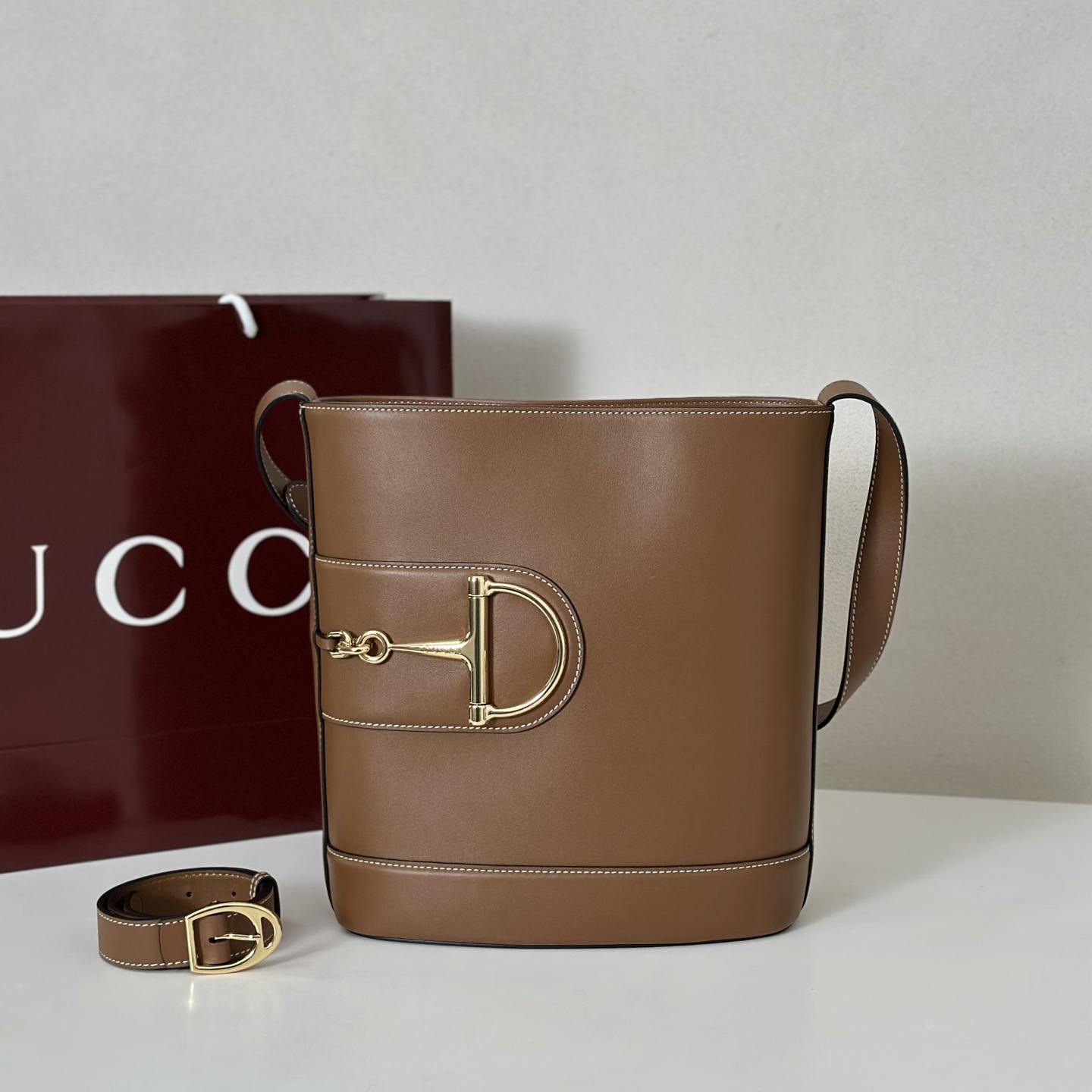 Gucci  02849