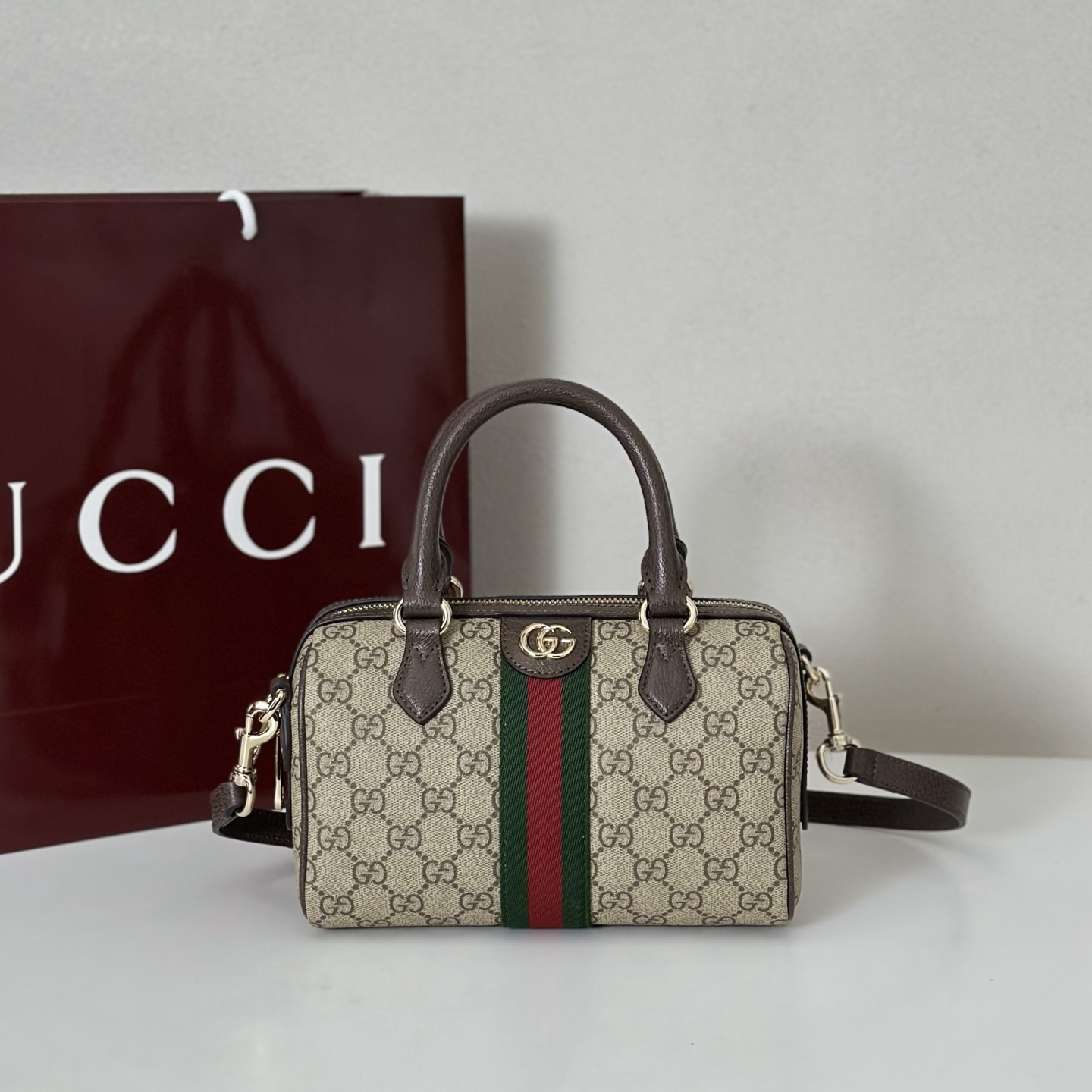 Gucci  02909