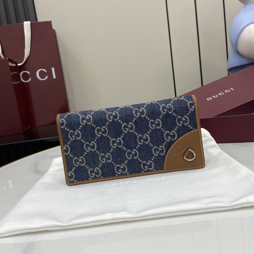 Gucci   02909