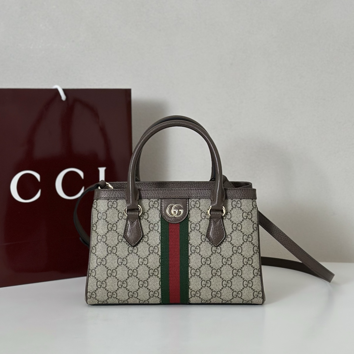 Gucci  02939