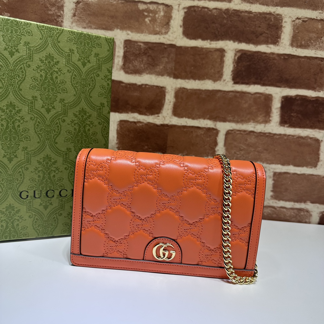 Gucci  02976