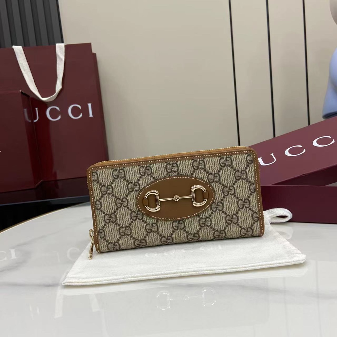 Gucci   03039