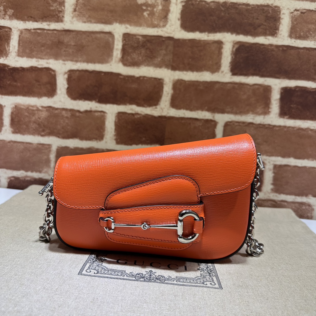 Gucci  03379