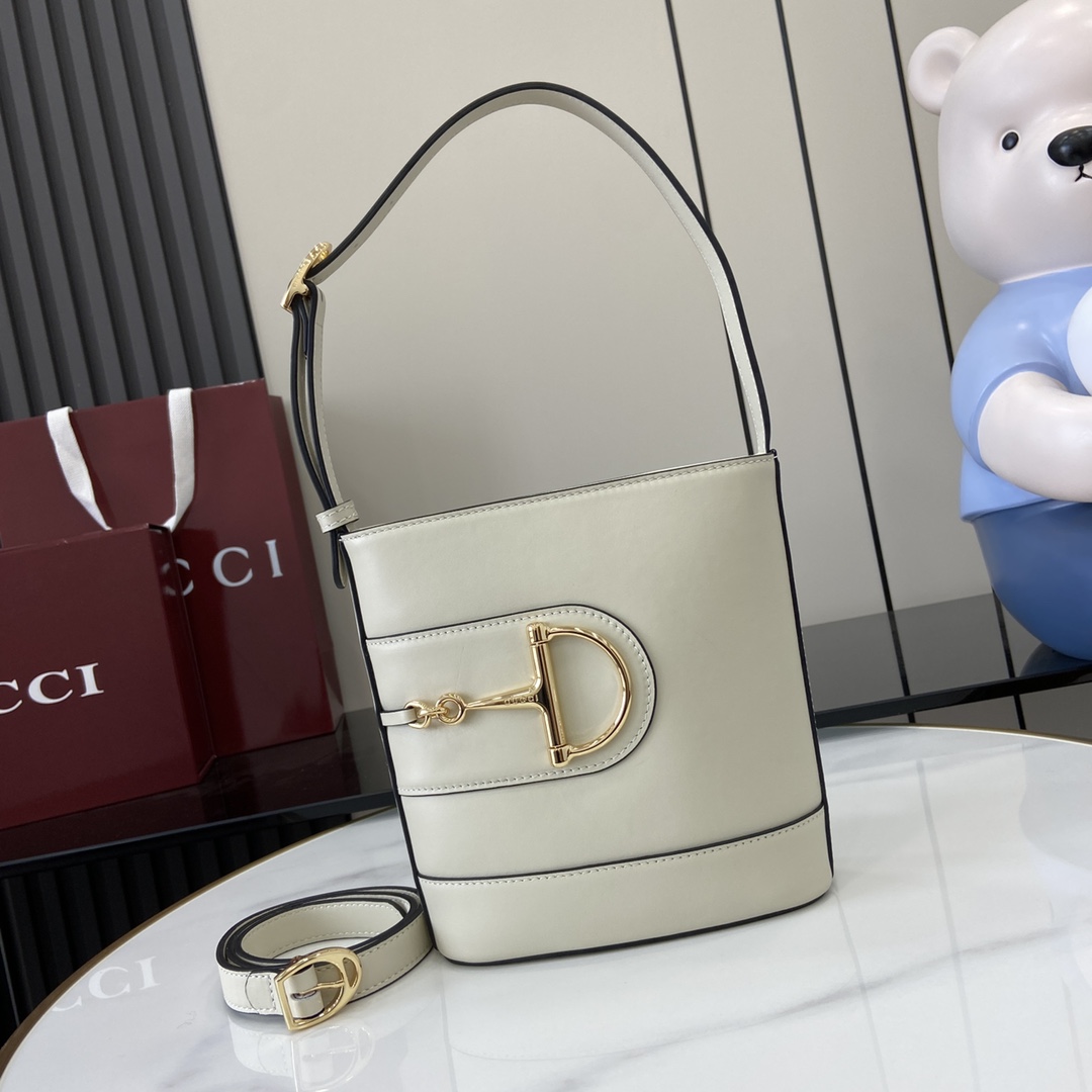 Gucci   03379