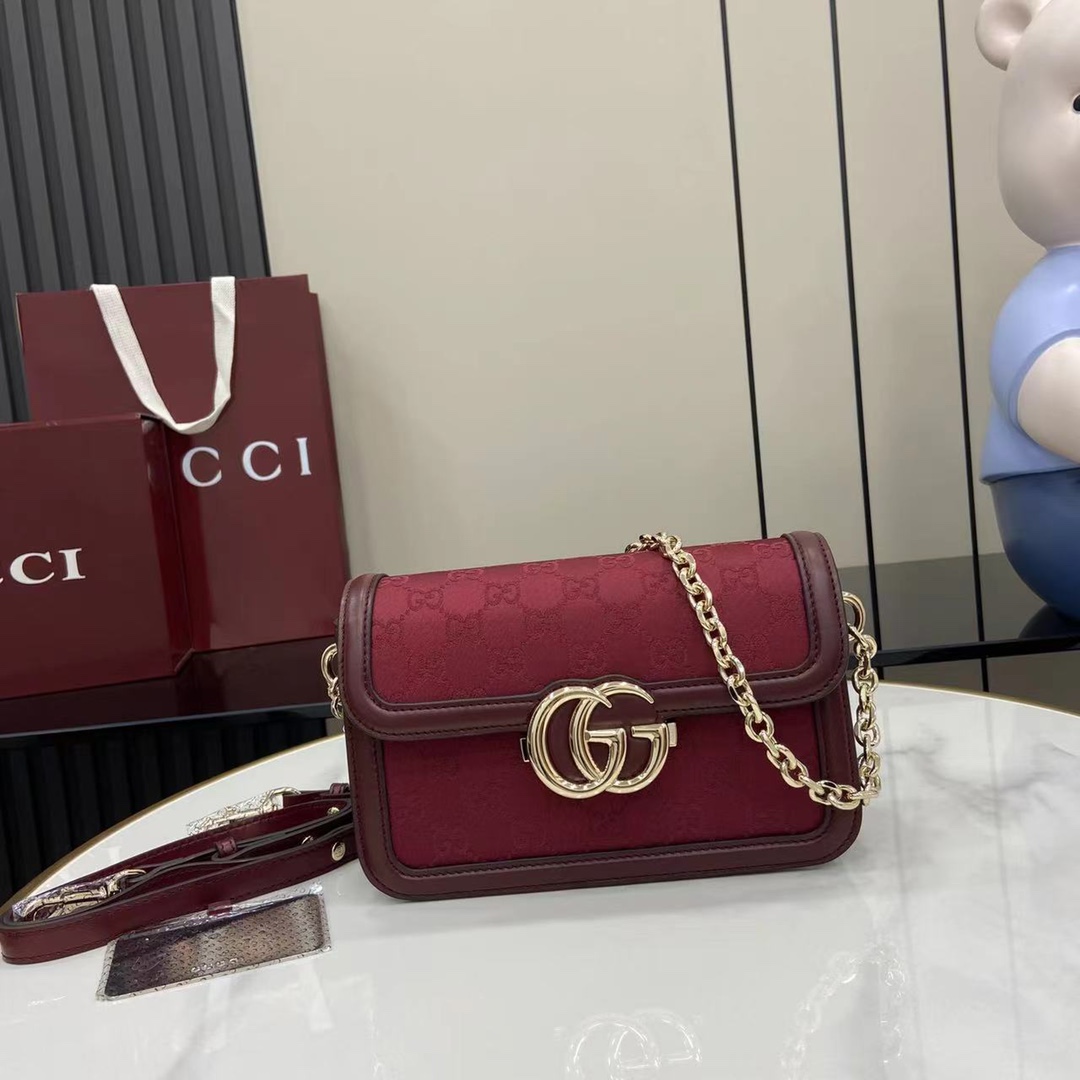 Gucci   03809