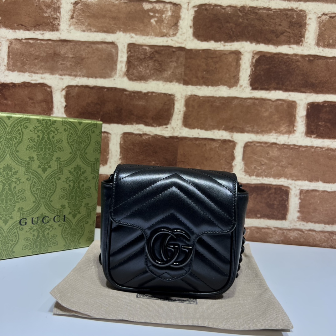 Gucci  03859