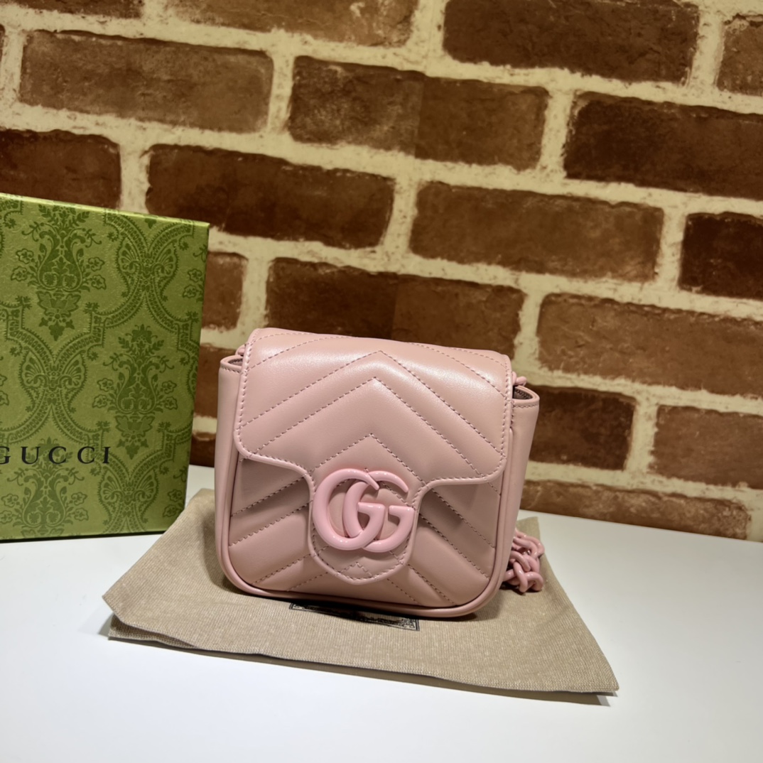 Gucci  03879