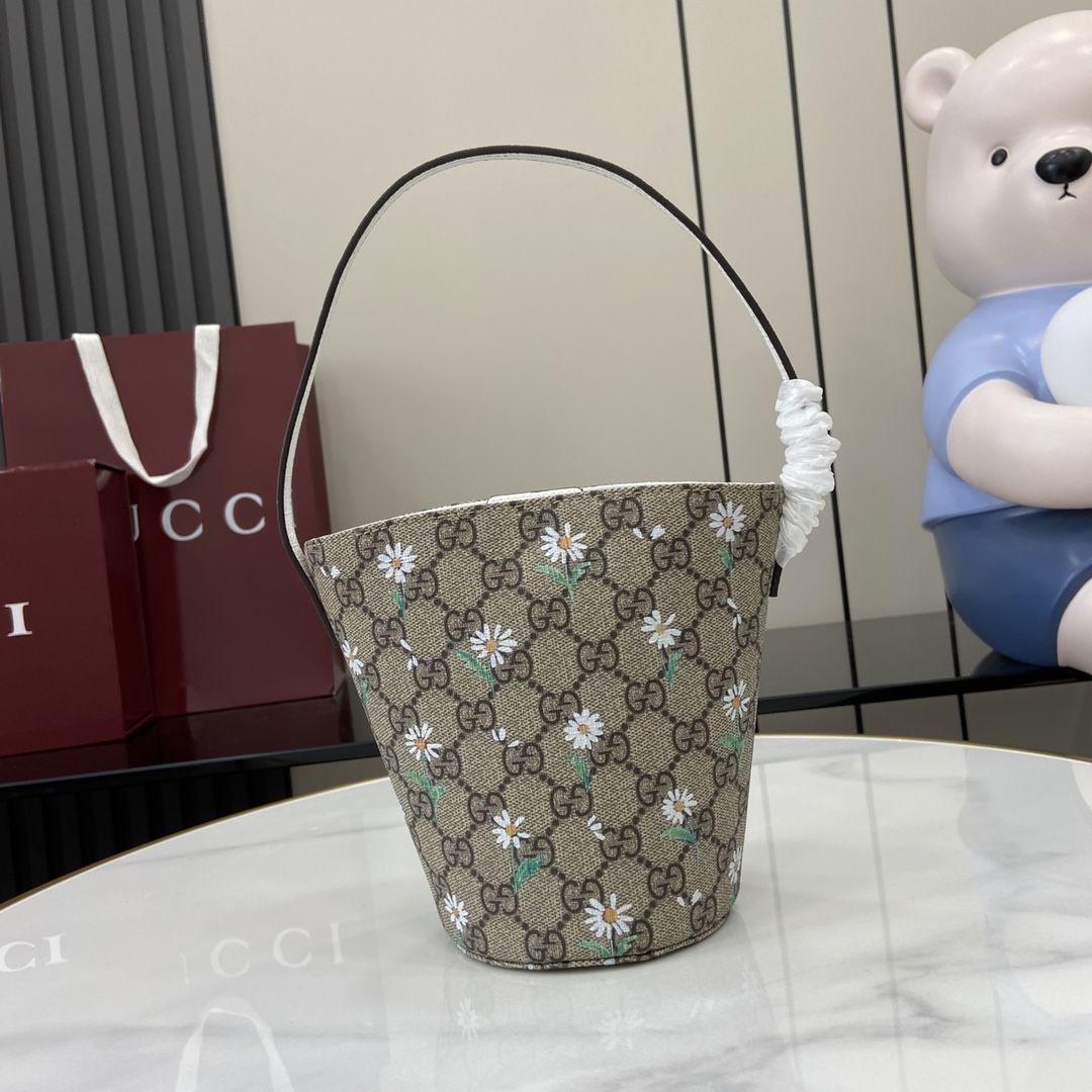 Gucci   03989