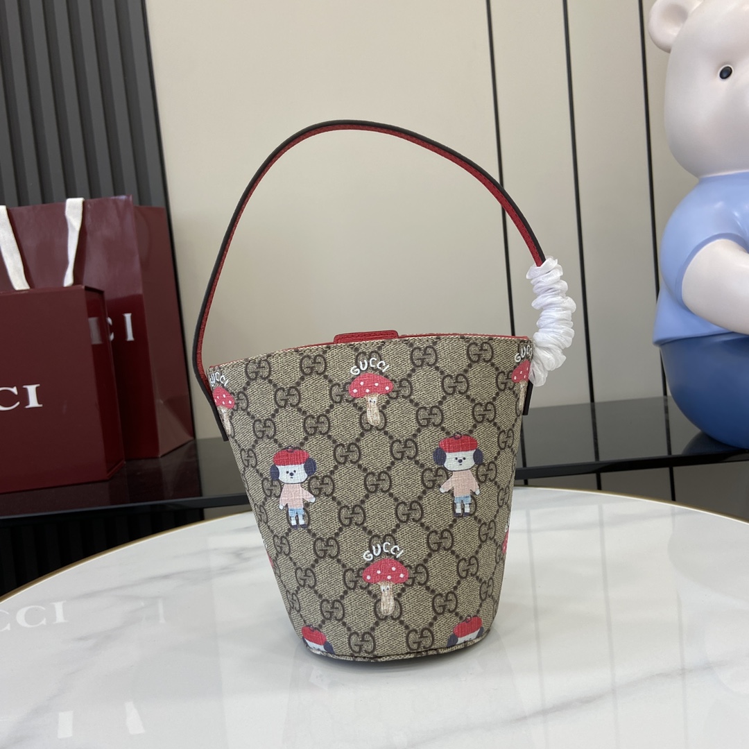 Gucci   04019