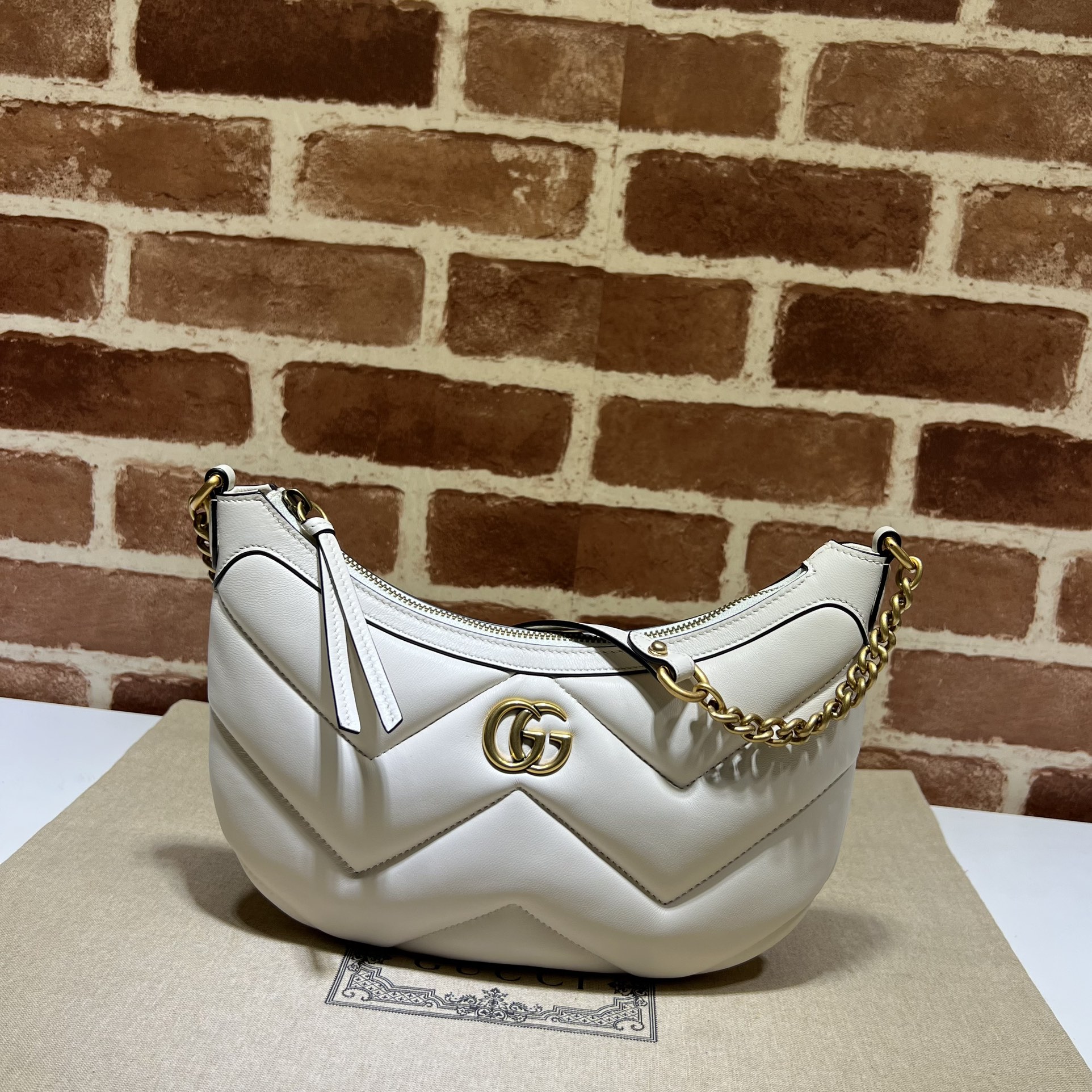 Gucci  04176