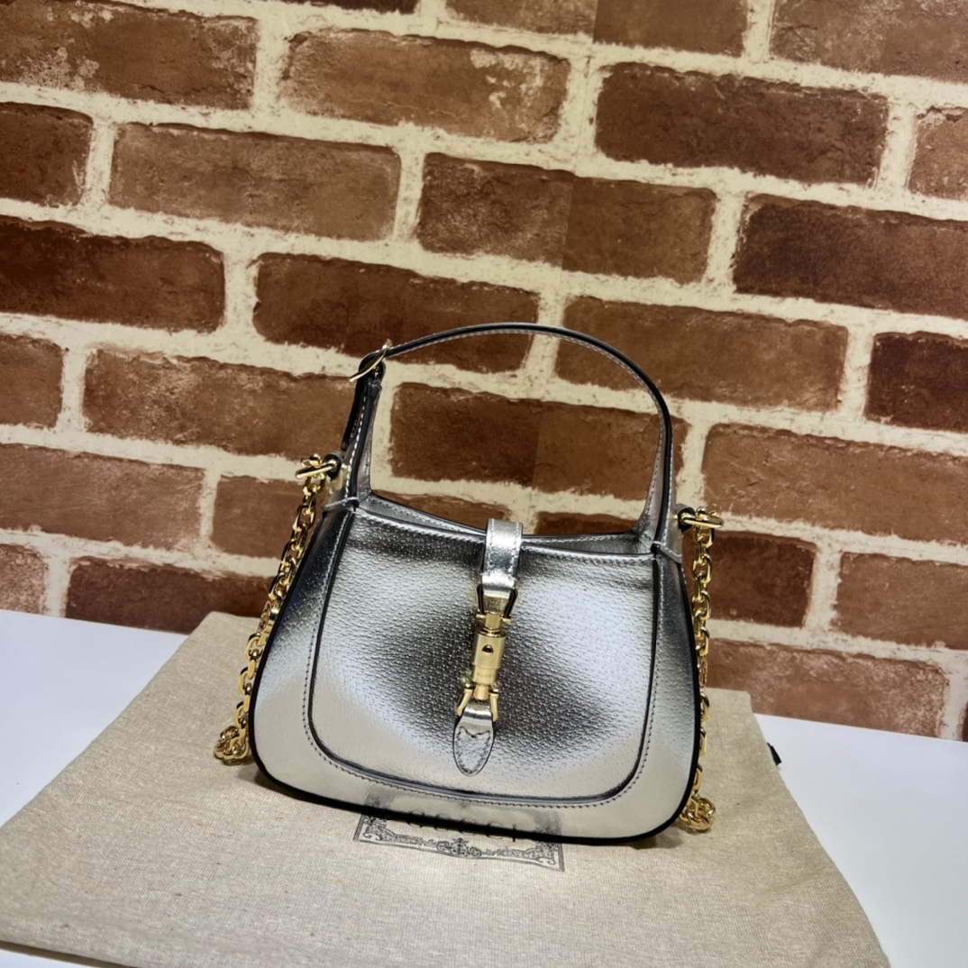 Gucci  04229