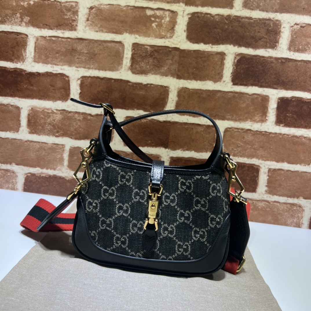 Gucci  04249