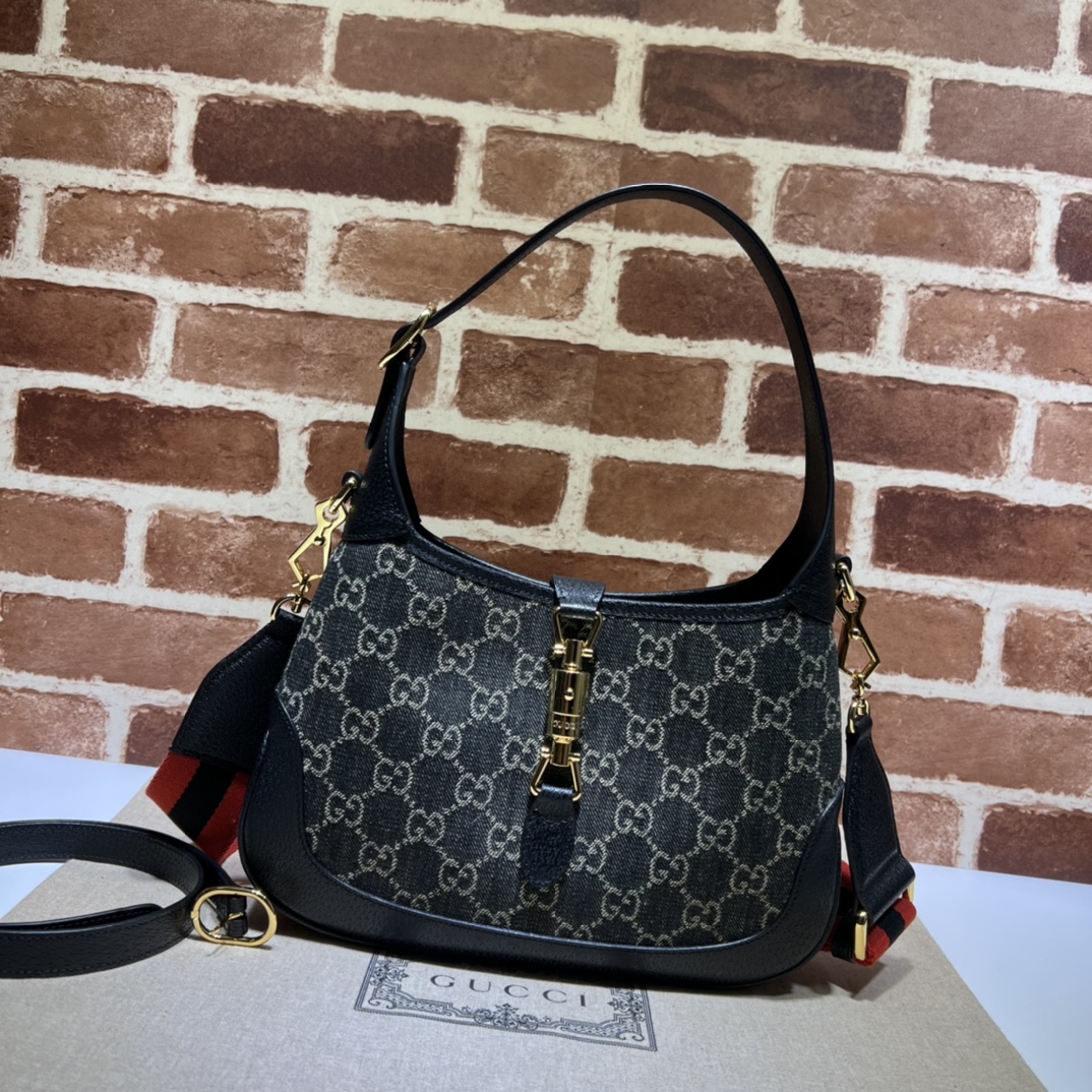 Gucci  04349