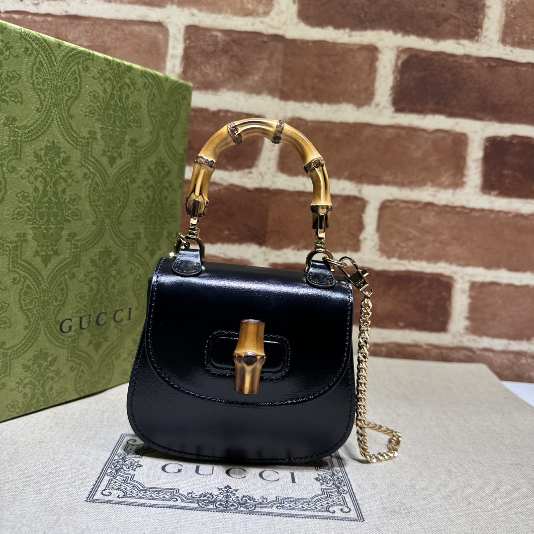 Gucci  04369