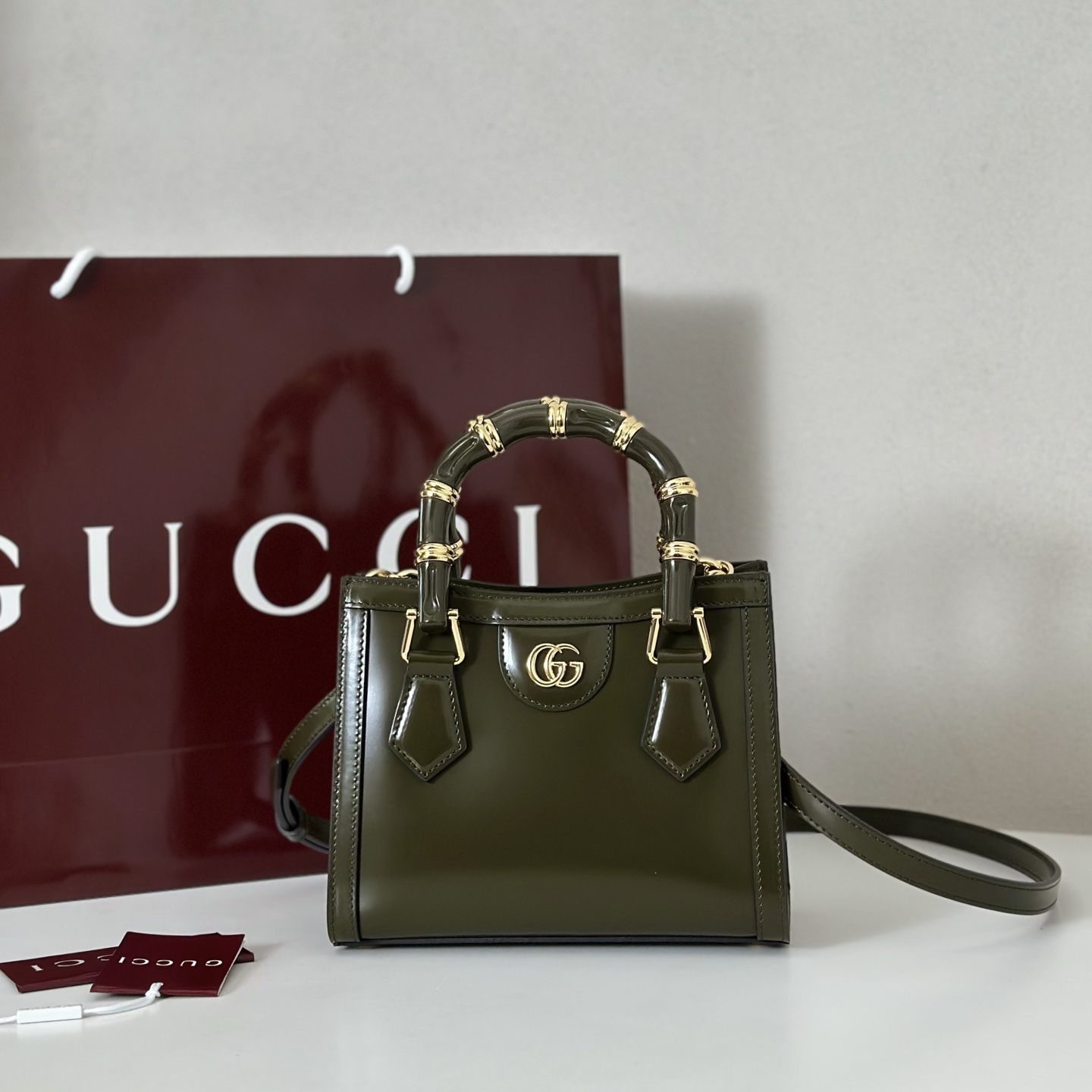 Gucci  04469