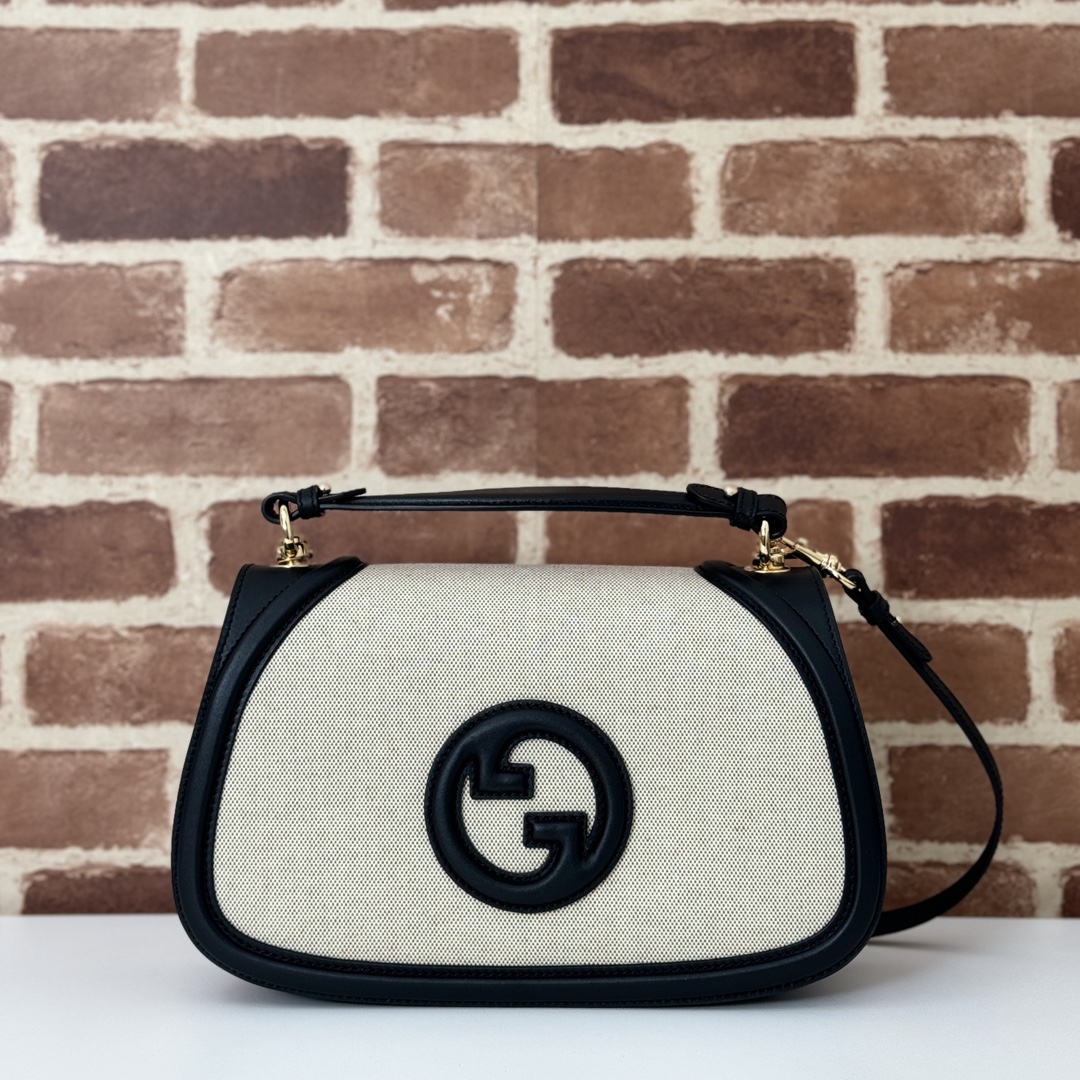 Gucci  04689