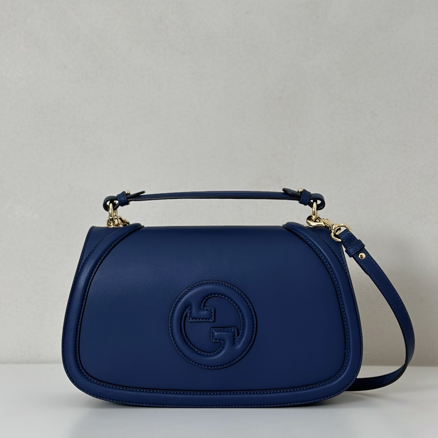Gucci  04709