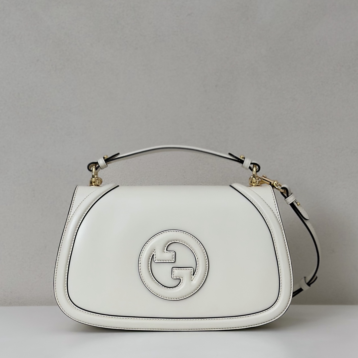 Gucci  04719