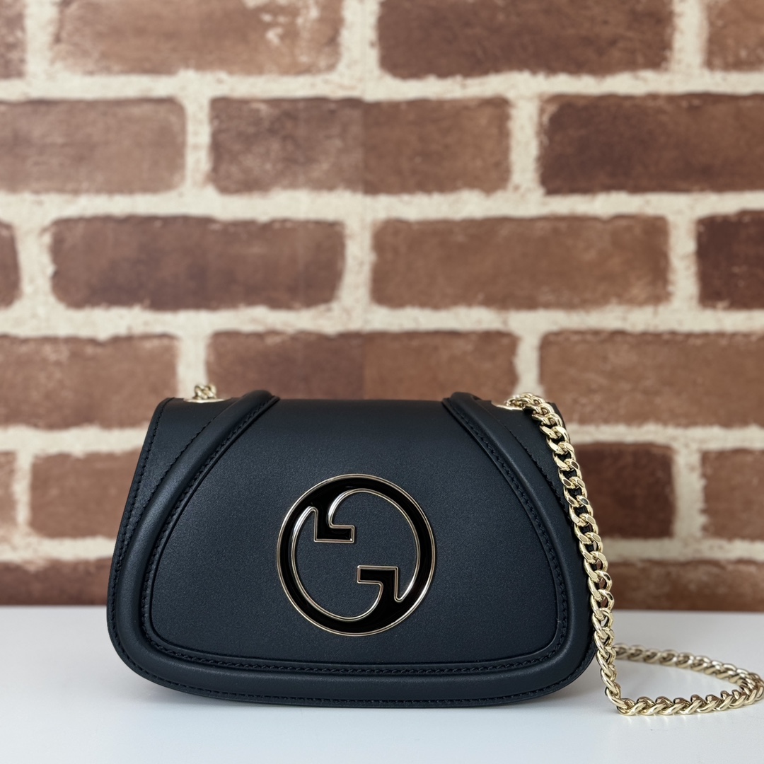 Gucci  04779