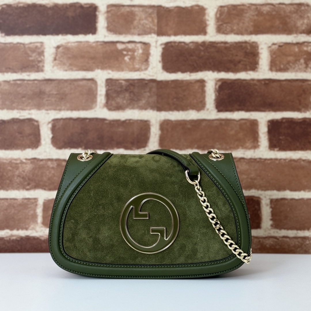 Gucci  04899