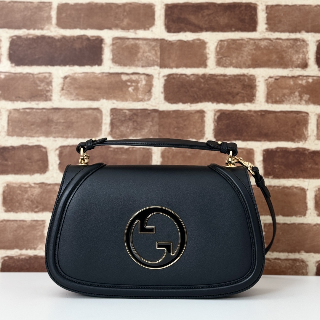 Gucci  04979