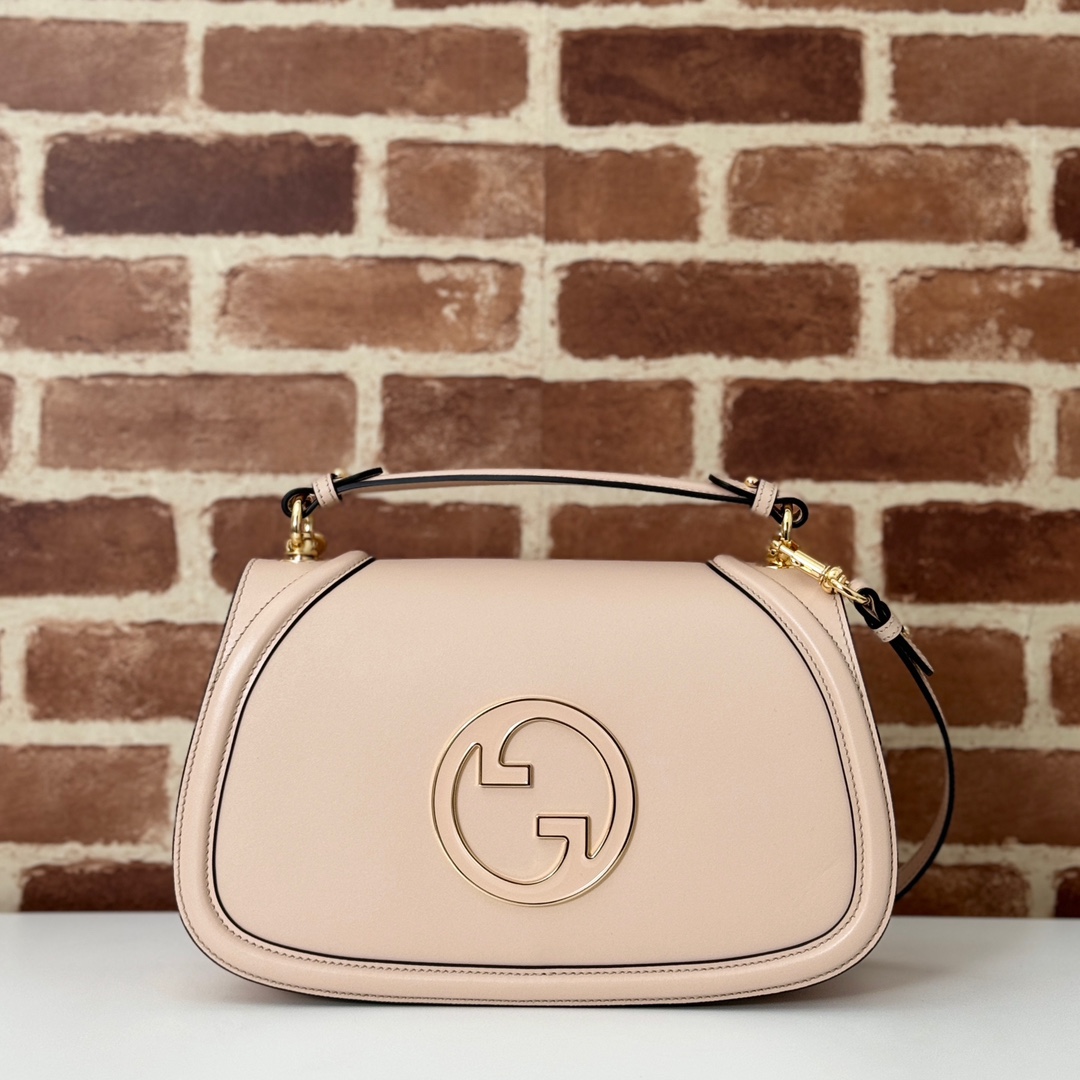 Gucci  04989
